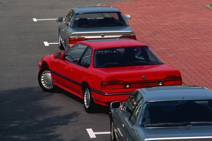 honda prelude 2 0 xx vermelho entrando em vaga apertada baliza