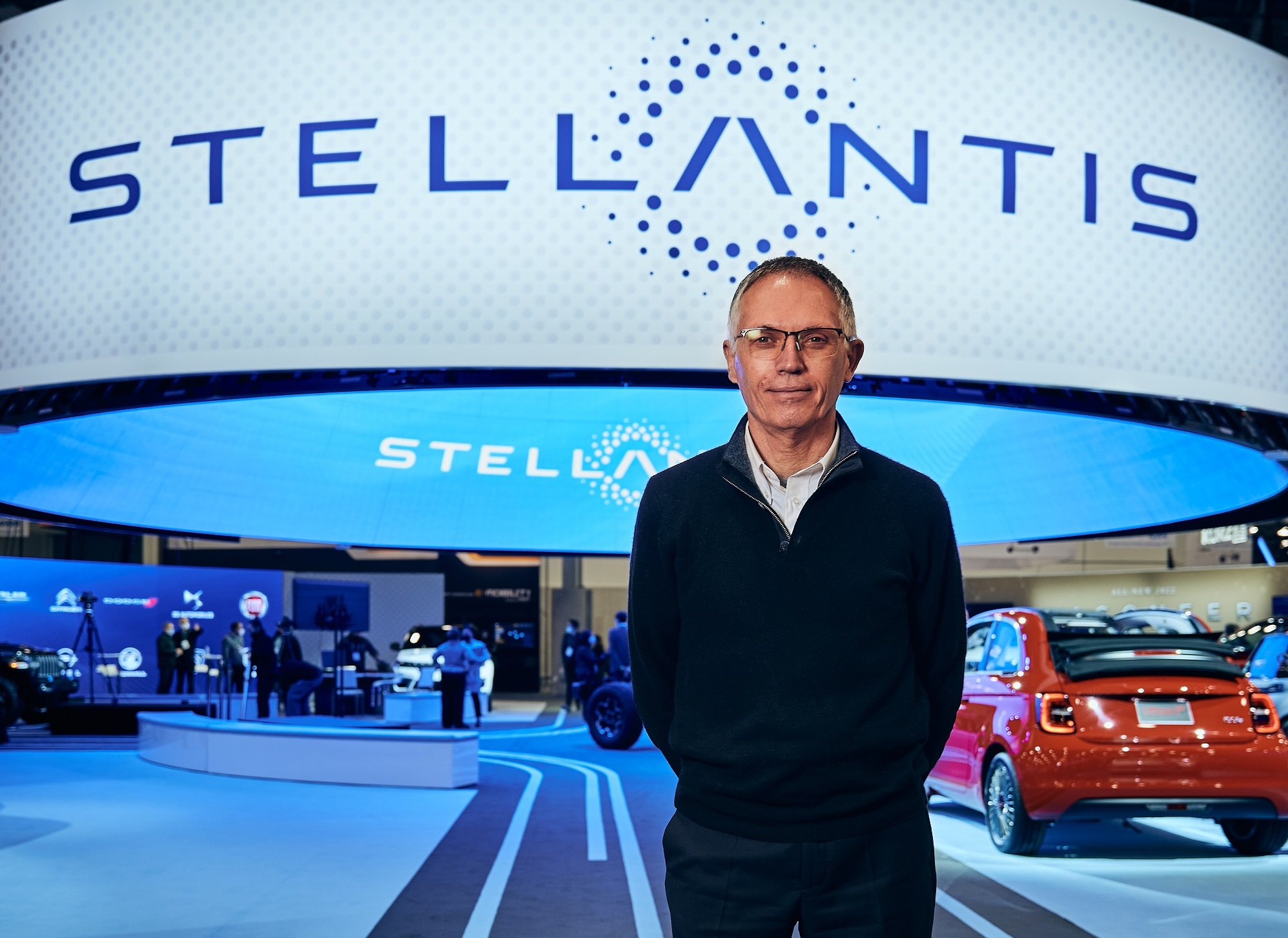 Chefão da Stellantis ‘ganha 2739 Fiat Mobi’ como salário