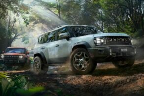 jetour traveler 2023 azul em movimento na trilha