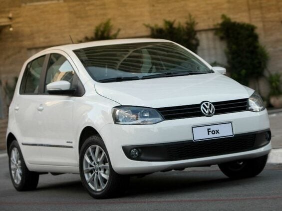 volkswagen fox highline 2014 branco lateral e frente