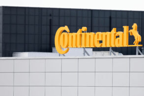 Continental fachada pneus