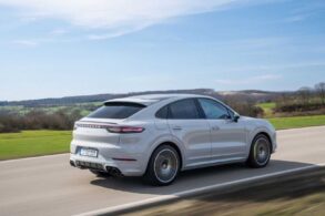porsche cayenne coupe e hybrid vai ganhar versao eletrica