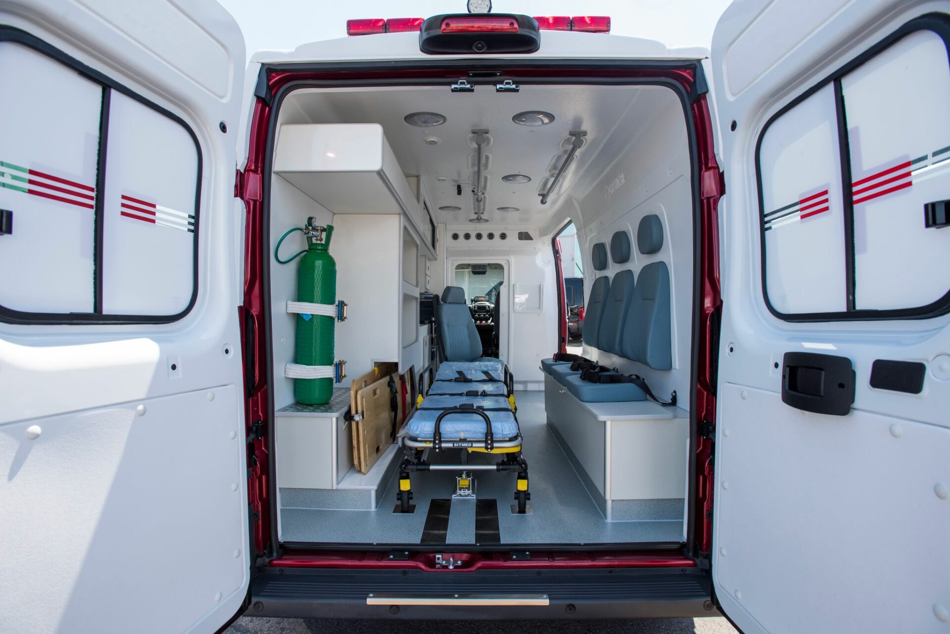 fiat ducato ambulancia uti traseira interior