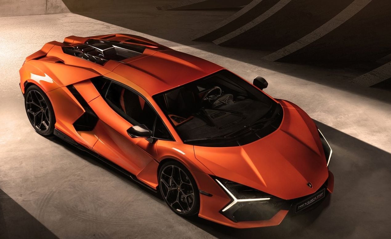 Revuelto O Novo Touro Da Lamborghini Estreia Com 4 Motores   Lamborghini Revuelto 2024 Laranja Frente E Lateraljpg 