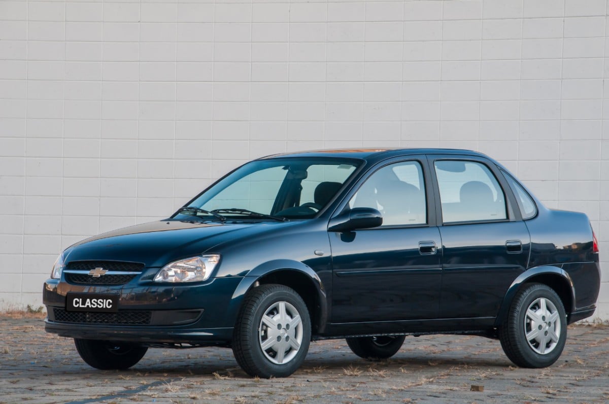 Chevrolet Classic 2015 passa a ter ar-condicionado de série - Carros e  motos - Extra Online