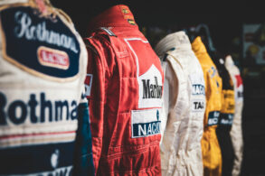 shutterstock macacoes de ayrton senna enfileirados