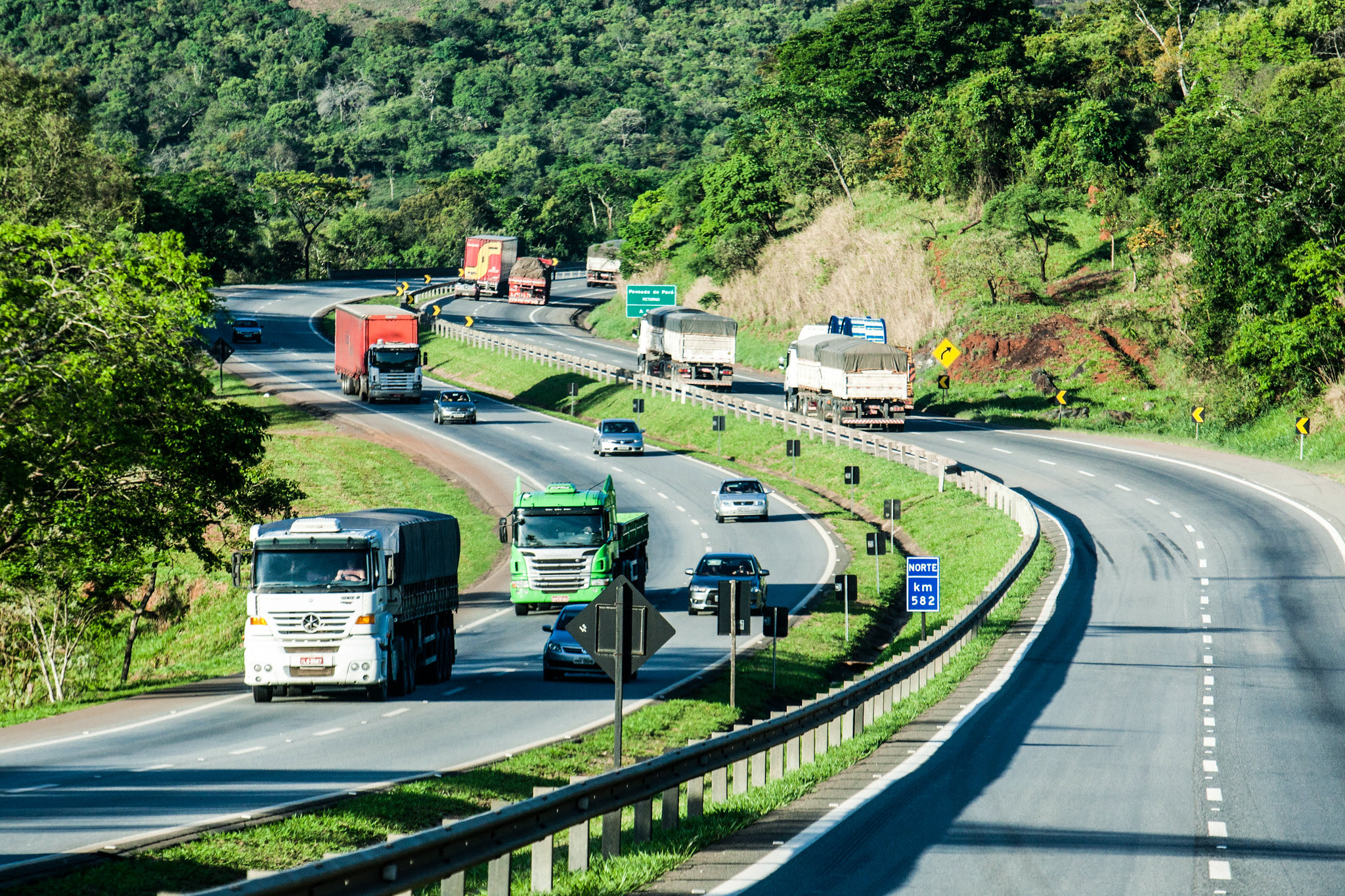 Velha Saveiro vende só 259 unidades a menos do que a Nova Montana