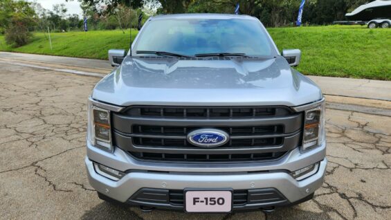 ford f 150 lariat 2023 prata frente lateral traseira motor v82