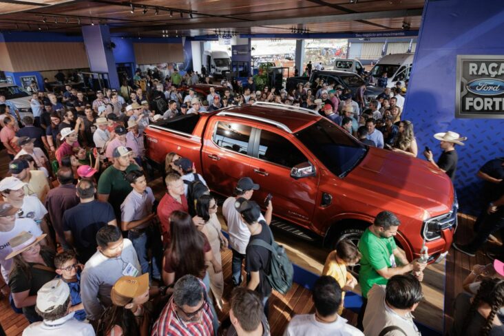 ford ranger 2024 laranja exposta na agrishow 2023