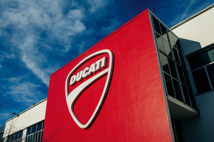 Ducati logo escudo