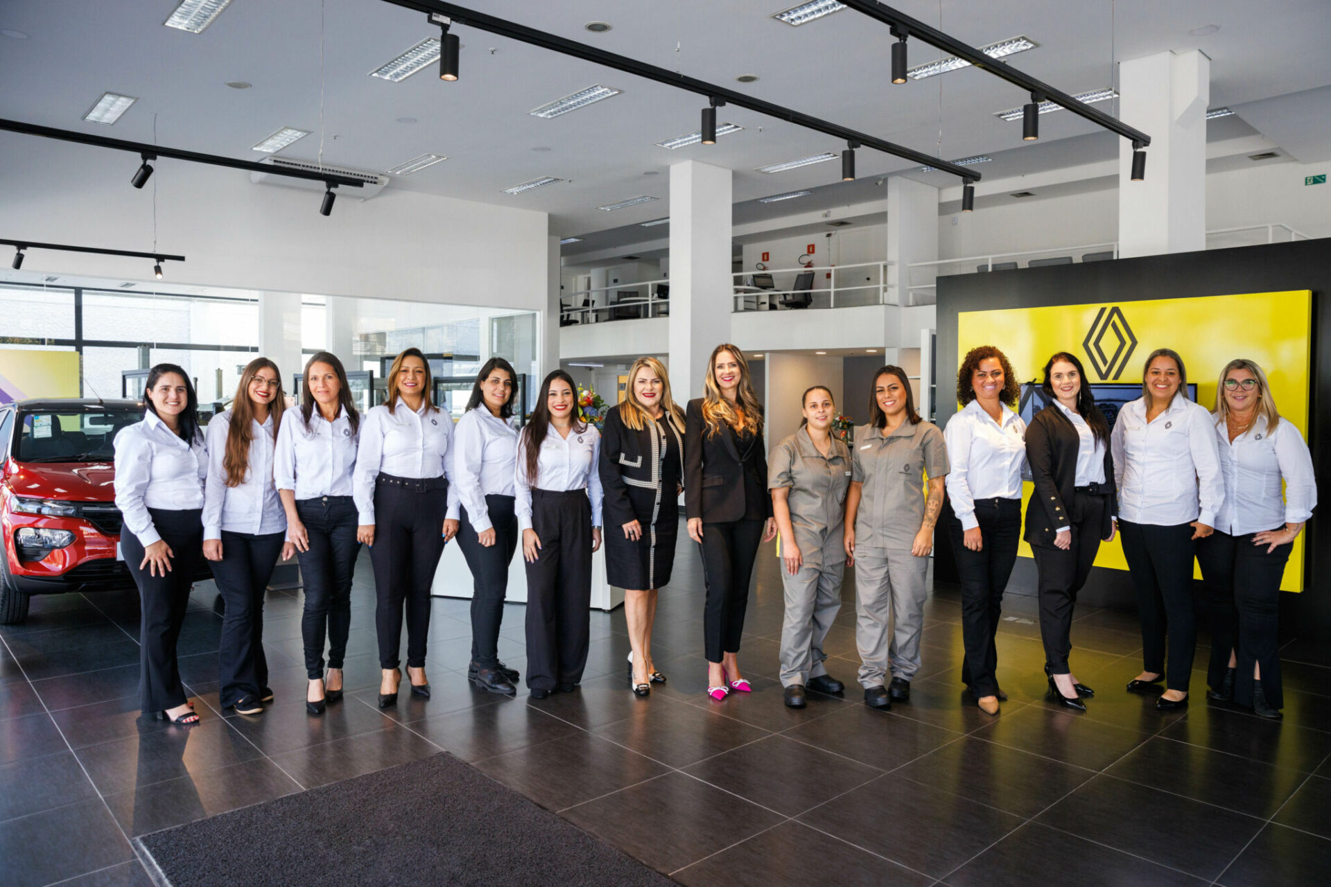 Concession Ria Renault Feminina Inaugurada Em Sp