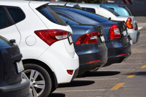 Lei obriga estacionamentos gratuitos para idosos e PcDs de baixa renda