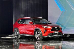 toyota yaris cross 2023 asiatico vermelho frente 2