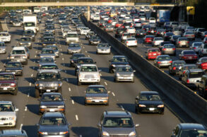 shutterstock engarrafamento em via expressa de los angeles california eua