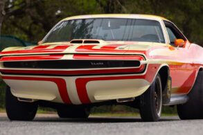 plymouth barracura leilao 10 milhoes indy mecum