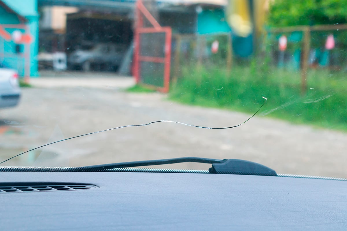 vidro do carro trincado shutterstock 1