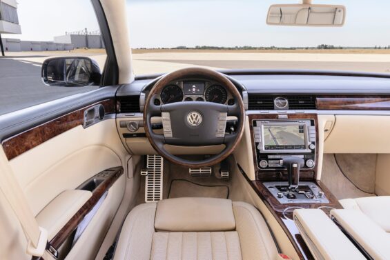 volkswagen phaeton w12 2003 interior painel