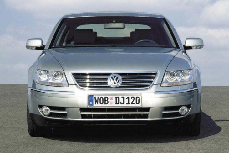 volkswagen phaeton w12 prata frente parado