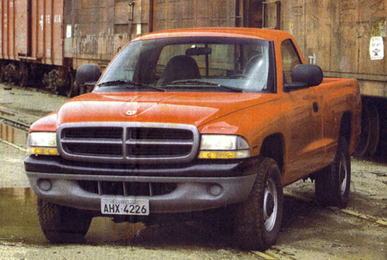 dodge dakota basica vermelha frente