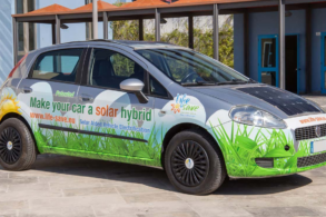 Carro híbrido explode e dois pesquisadores morrem