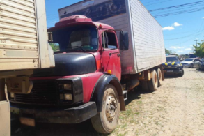 caminhão M.benz/L 1114 roubado em piripiri