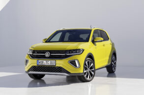 volkswagen t cross r line modelo europeu amarelo frente parado