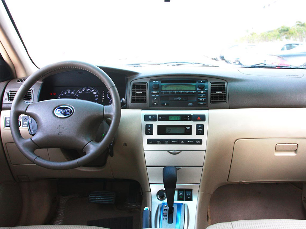 byd f3dm interior painel
