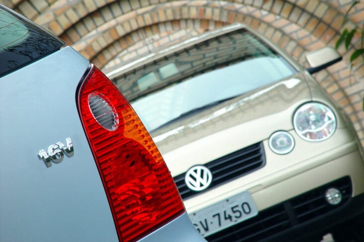 volkswagen polo 1 0 16v 2002 detalhe emblema 16v