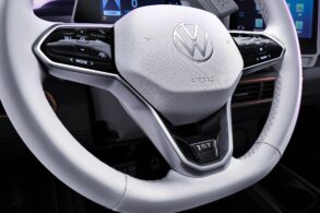 volkswagen id 3 1st detalhe volante