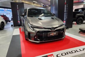 toyota gr corolla 2023 cinza frente lateral traseira detalhes interlagos 6