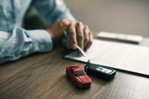 Multas de trânsito podem encarecer o seguro do seu carro; entenda como