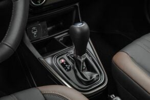 fiat strada ranch turbo 200 2024 interior painel detalha alavanca cambio automatico cvt