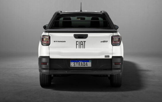 fiat strada ultra t200 2024 branco banchisa traseira 2