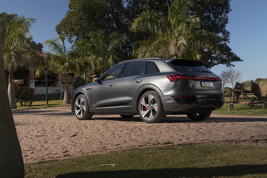 audi q8 e tron suv 2 1