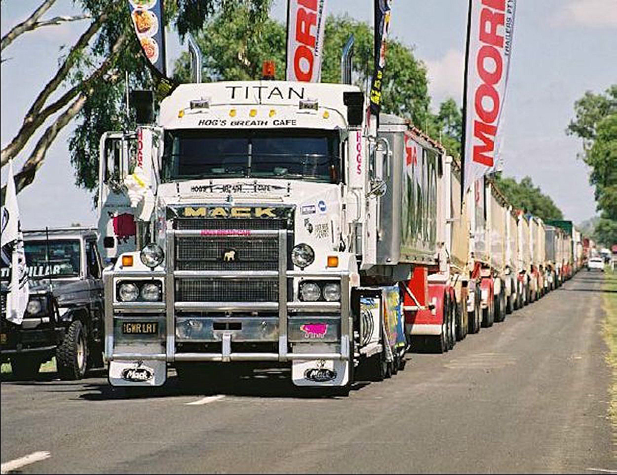 O recorde mundial do caminhão mais longo do mundo que foi feito na Austrália