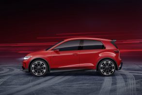 volkswagen id gti concept vermelho lateral parado