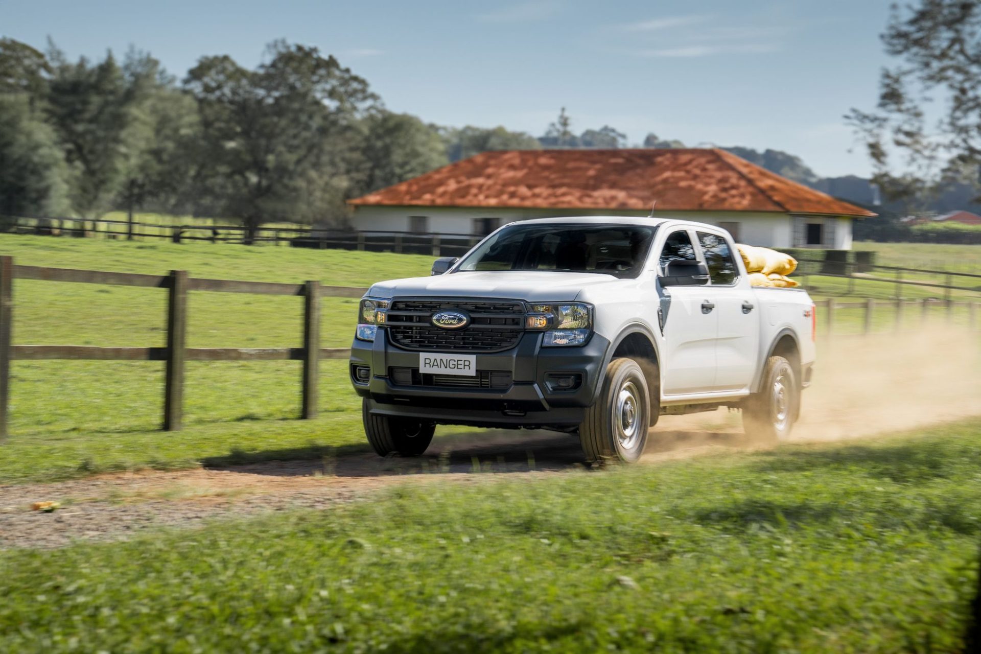 Ford Ranger 2024 completa a linha com versões de entrada e motor 2.0