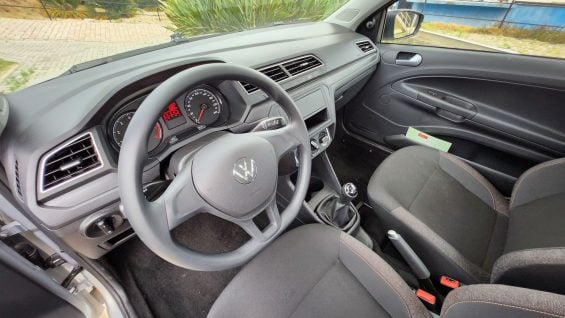 volkswagen saveiro robust cs 2024 prata frente lateral interior 2