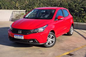 fiat argo drive cvt 2023 vermelho frente lateral traseira 1