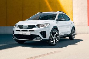 kia stonic 2024 branco frente parado