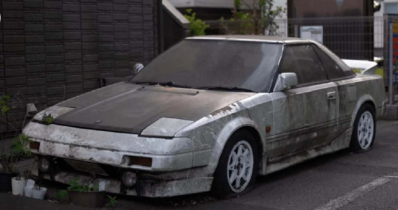 Carros japoneses raros abandonados nas ruas: veja o vídeo!