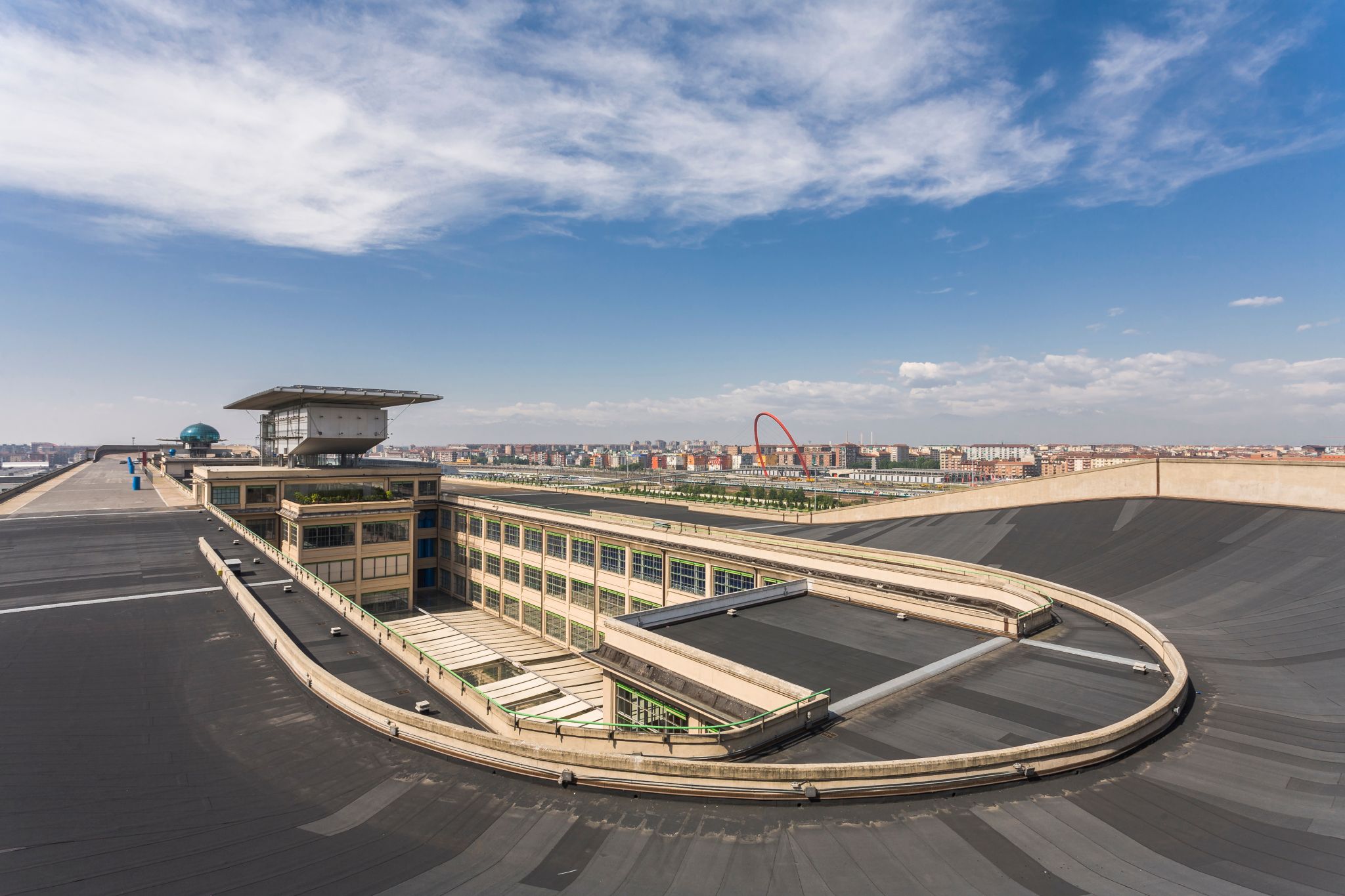 Lingotto: um desafio dirigir na pista de teste no teto de uma montadora!