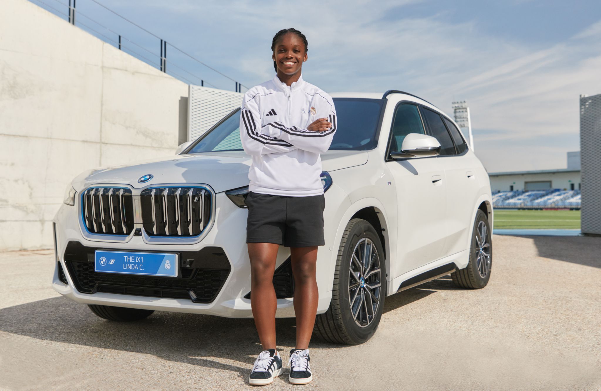 Jogadoras do Real Madrid ganham carros eletrificados da BMW!