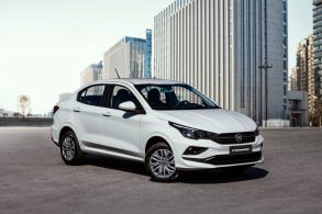 fiat cronos 1 3 basico 2019 branco frente parado