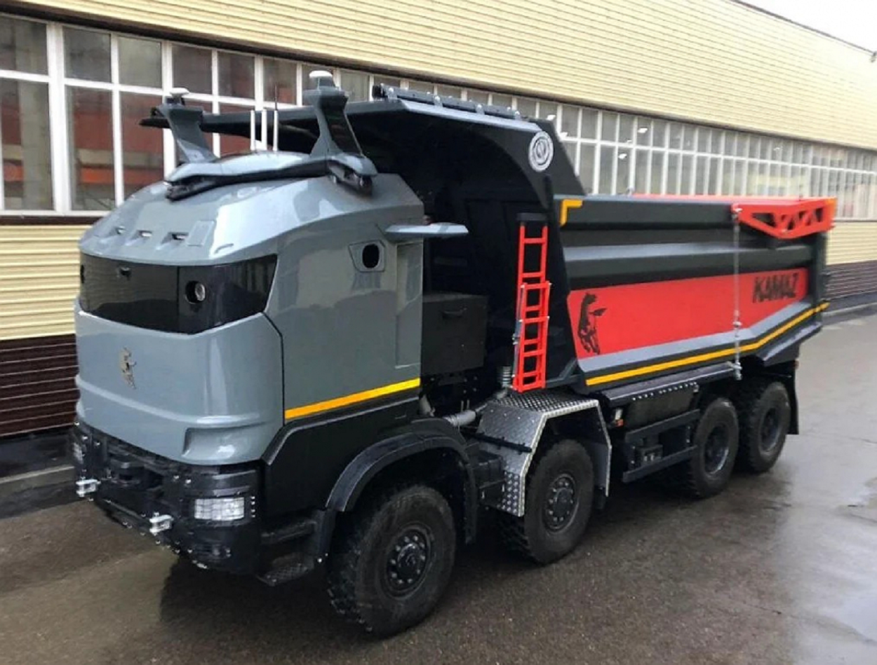 ‘Robocop’ vira caminhão russo que trabalha sem motorista