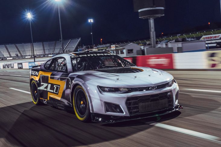 chevrolet camaro zl1 nascar race car frente