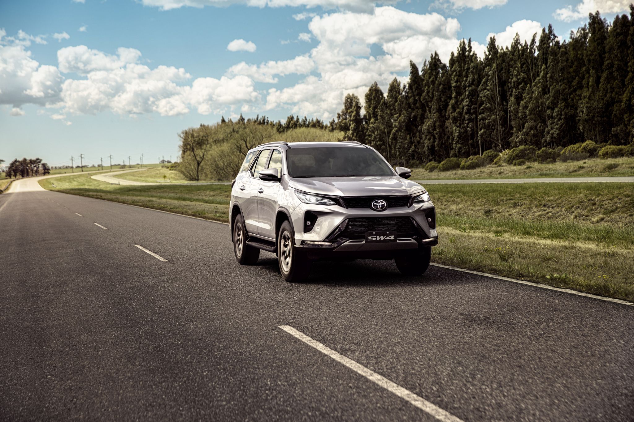 toyota sw4 srx platinum 2024 frente lateral movimento interior 6