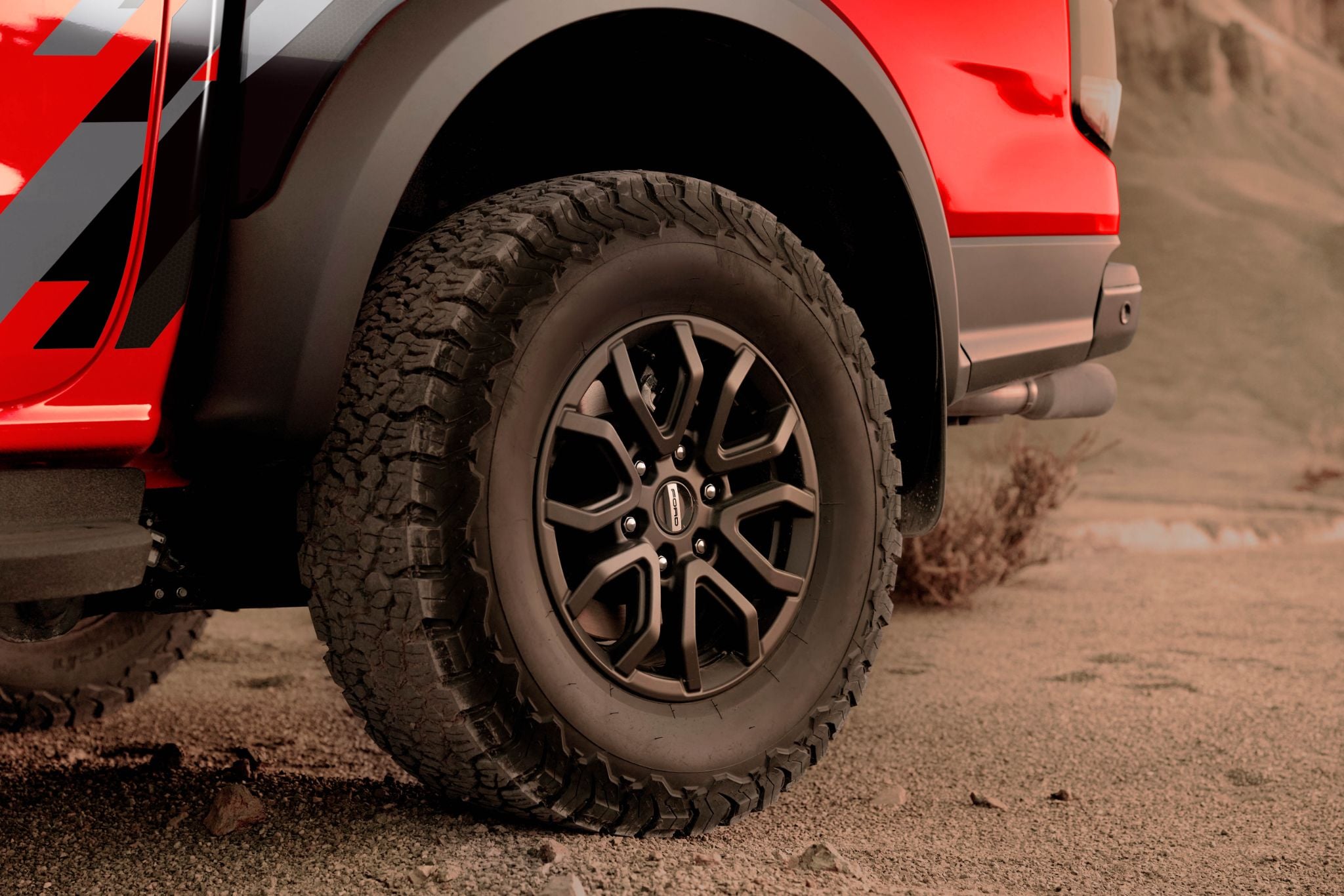 ford ranger raptor laranja saara 2024 detalhe roda