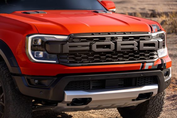 ford ranger raptor laranja saara 2024 frente detalhe grade farois