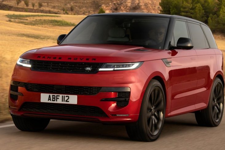 land rover sport hybrid 2023 vermelho em movimento